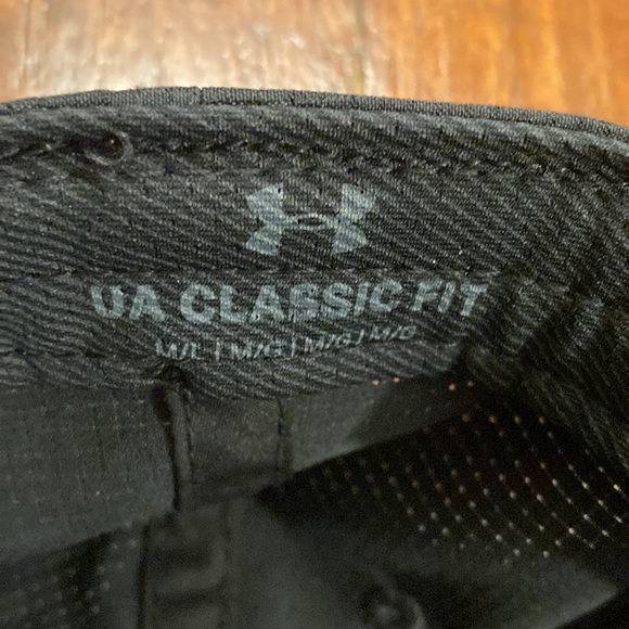 Under Armour Black Golf Hat Quick Dry - Picture 7 of 10